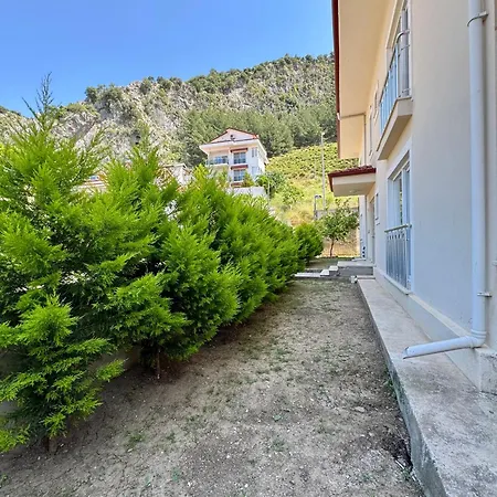 Deniz Ve Sehir Manzarali Lueks 2