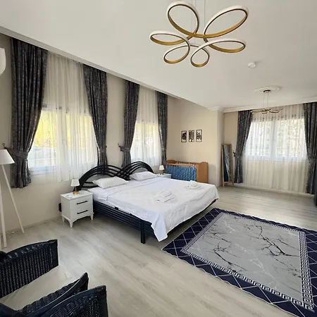 Deniz Ve Sehir Manzarali Lueks 2 Appartement Fethiye