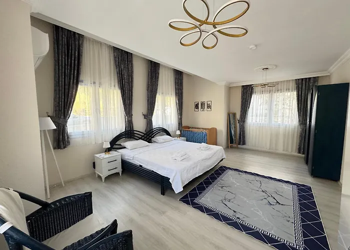 Deniz Ve Sehir Manzarali Lueks 2 Apartamento Fethiye